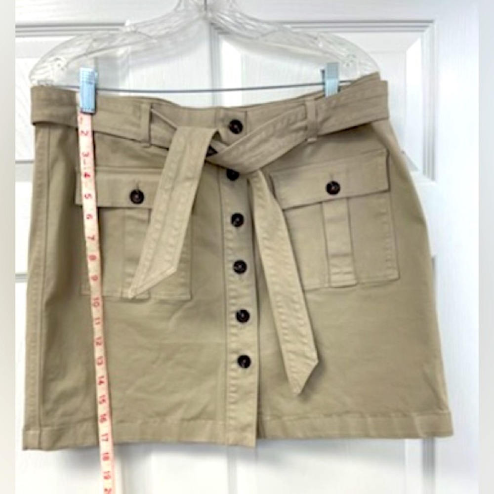 WHITE HOUSE BLACK MARKET SKIRT